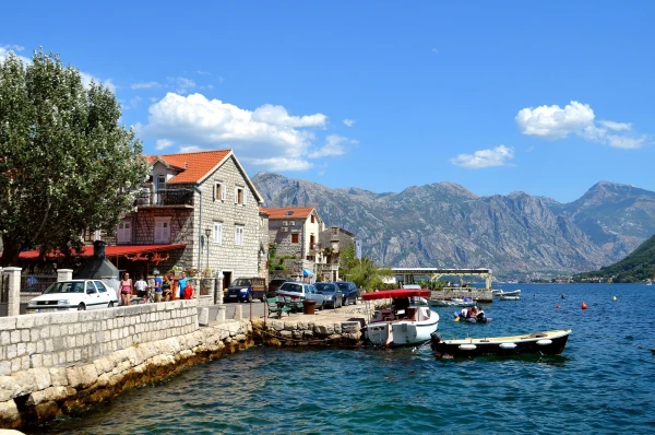 Вид на Пераст с моря