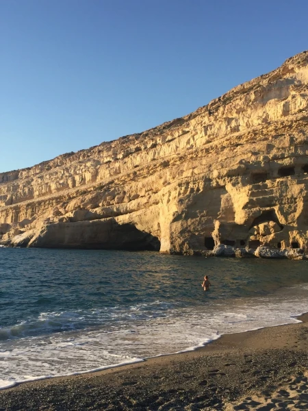 Миллионы лет назад вода прогрызла это ущелье