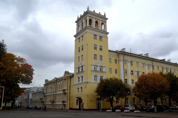 Жилой дом на площади Ленина