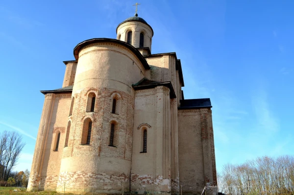 Церковь Михаила Архангела (Свирская) 12 века
