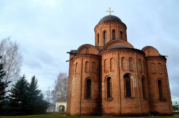 Храм Петра и Павла 12 в. 