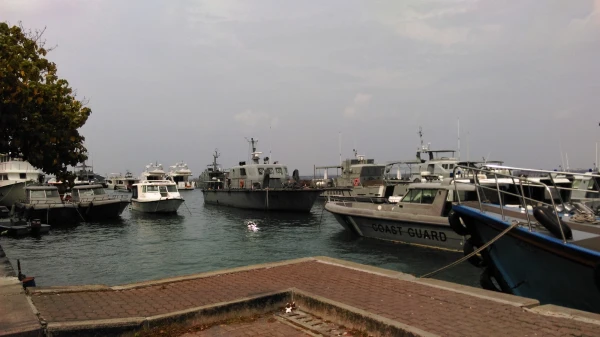 Boduthakurufaanu Magu: прогулка по главной набережной... 