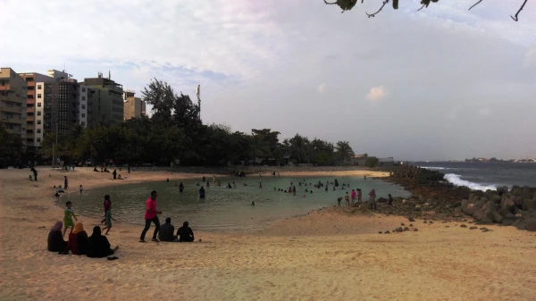 Вечерняя прогулка: Artificial Beach