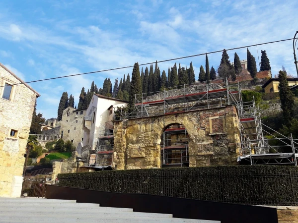 Развалины Teatro Romano