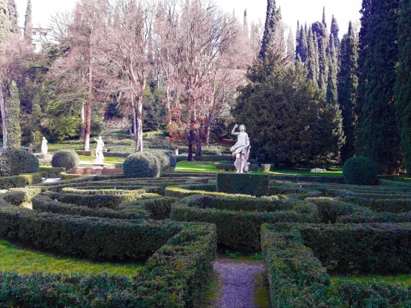 В саду Giardino Guisti