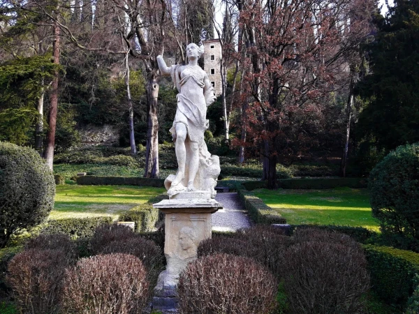 В саду Giardino Guisti
