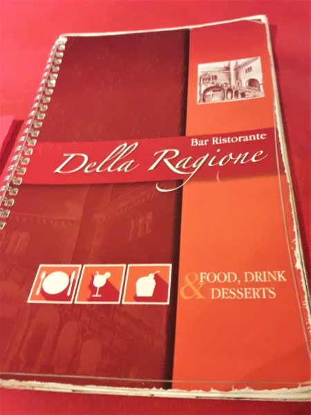 В ресторане Della Ragione