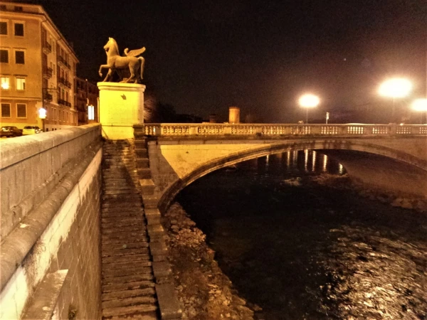 Ночная Верона
