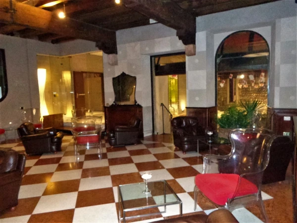 Victoria Club