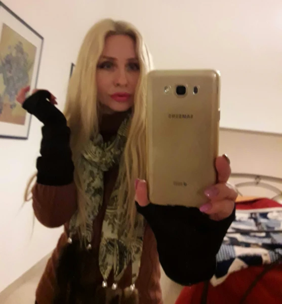 В апартах
