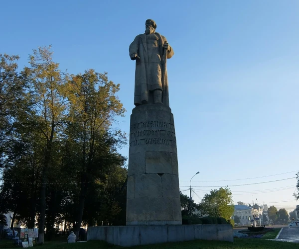 Памятник Ивану Сусанину