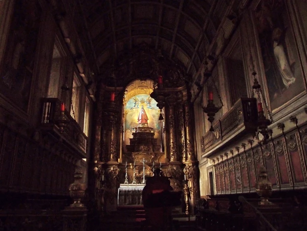 Nossa Senhora da Oliveira. Ну очень темно было! Хотя в этом тоже что-то есть, какая-то таинственность что ли...