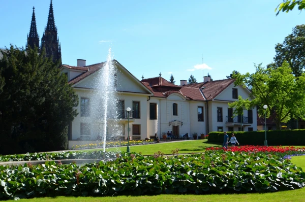 В Королевском саду. Вилла Бенеша