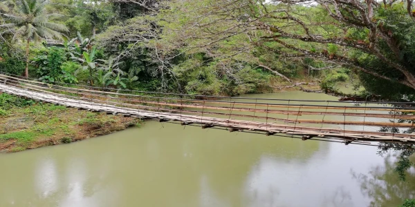 мосты Sipatan Twin Hanging Bridge