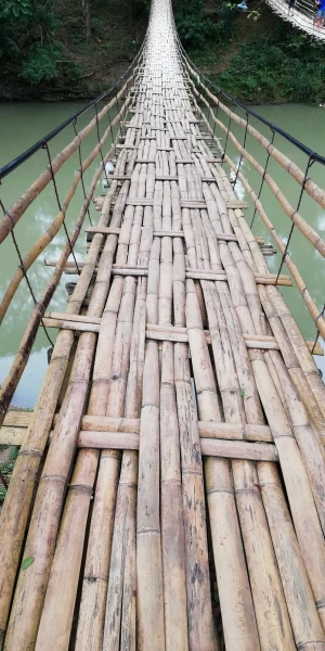 мосты Sipatan Twin Hanging Bridge