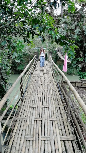 мосты Sipatan Twin Hanging Bridge