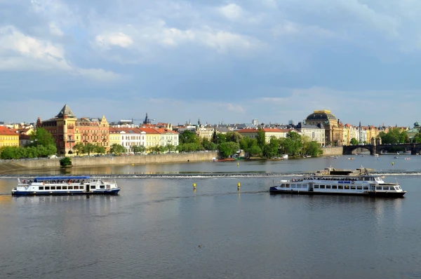 Виды с Карлова моста