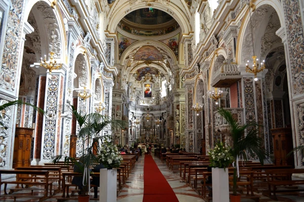 В церкви Дель Джезу (Chiesa del Gesy) 