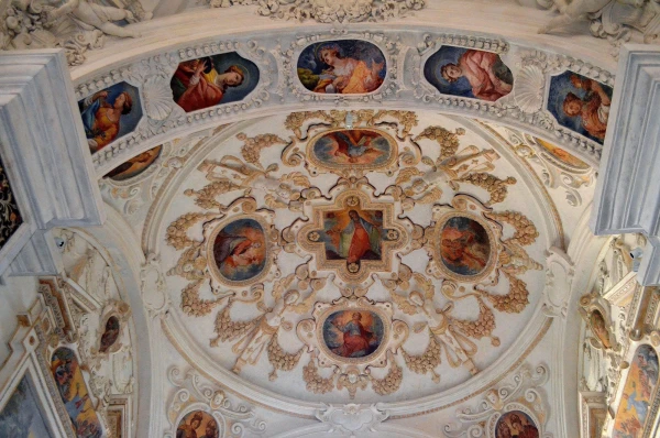 В церкви Дель Джезу (Chiesa del Gesy)