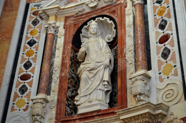 В церкви Дель Джезу (Chiesa del Gesy)