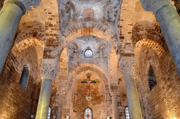 В церкви Сан Катальдо (Chiesa San Cataldo) 