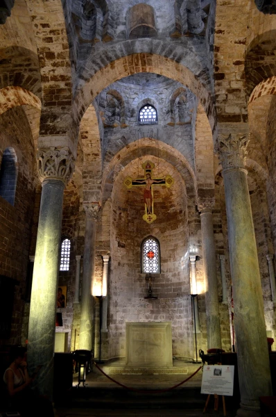 В церкви Сан Катальдо (Chiesa San Cataldo)