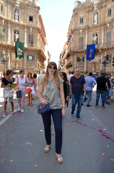 На проспекте Витторио Эммануэле (corso Vittorio Emanuele)