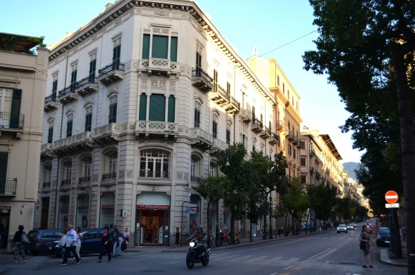 via Roma 