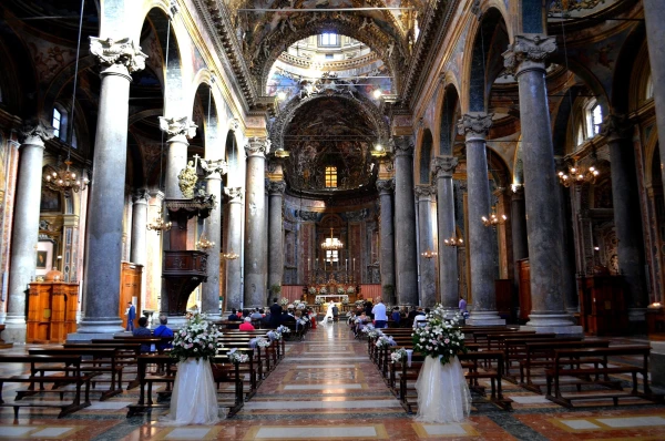 В церкви Сан-Джузеппе-деи-Театини (Chiesa di San Giuseppe dei Teatini)