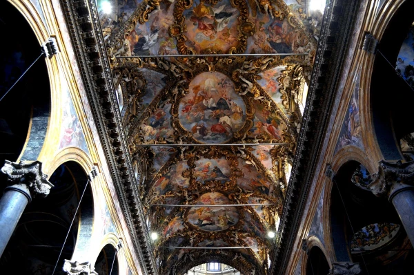 В церкви Сан-Джузеппе-деи-Театини (Chiesa di San Giuseppe dei Teatini)