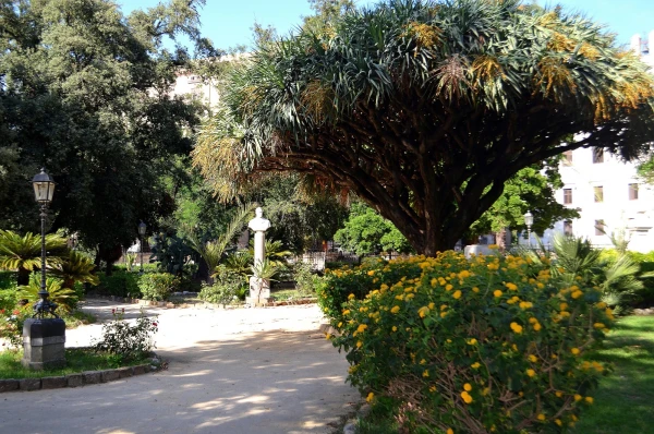 В парке Вилла Гарибальди (Villa Garibaldi)