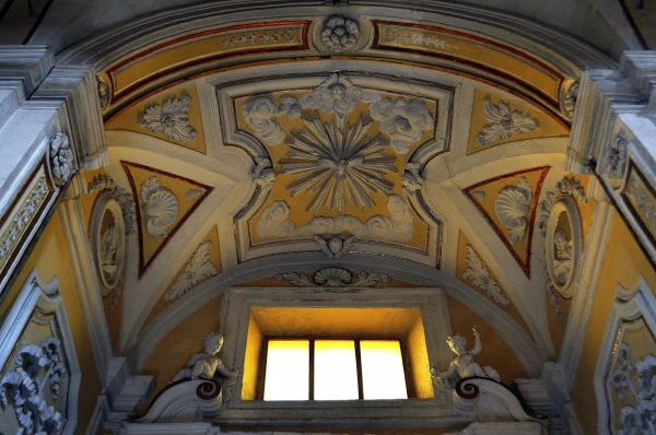В церкви Санта Мария Кармин (Chiesa di Santa Maria del Carmine)