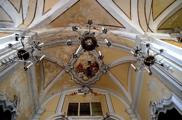 В церкви Санта Мария Кармин (Chiesa di Santa Maria del Carmine)