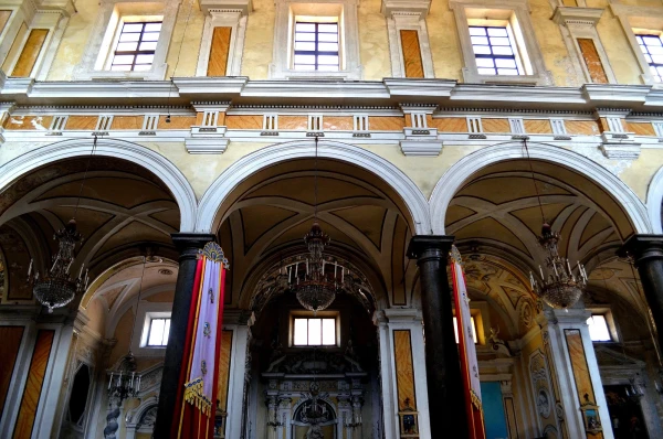 В церкви Санта Мария Кармин (Chiesa di Santa Maria del Carmine)