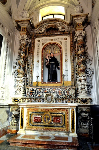 В церкви Ла Ганча (Chiesa S.Maria degli Angeli (La Gancia)