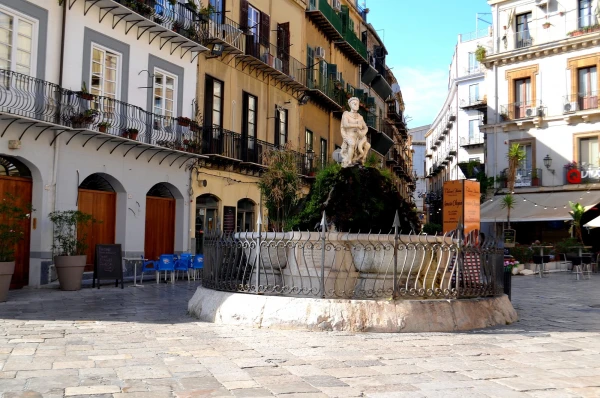 Морская площадь (Piazza Marina)