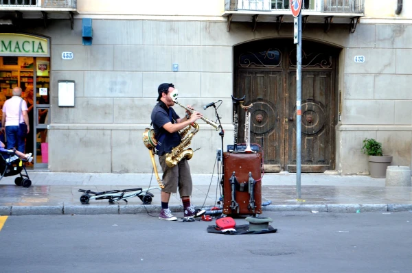На площади Верди (Piazza Verdi)