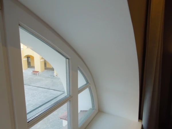 Вот такие стены в номере отеля MEININGER Hotel Saint Petersburg Nikolsky 