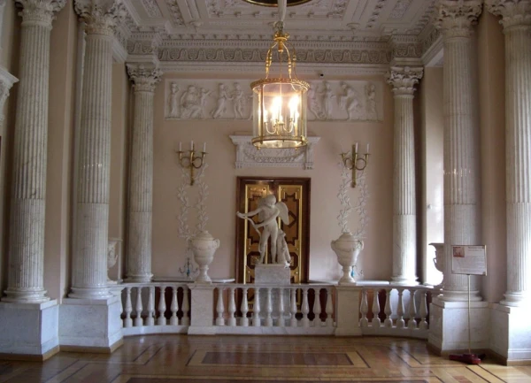 Мраморная столовая