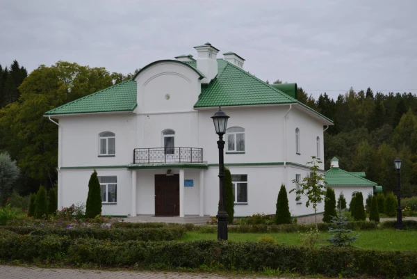 Территория Спасо-Елеазаровского женского монастыря