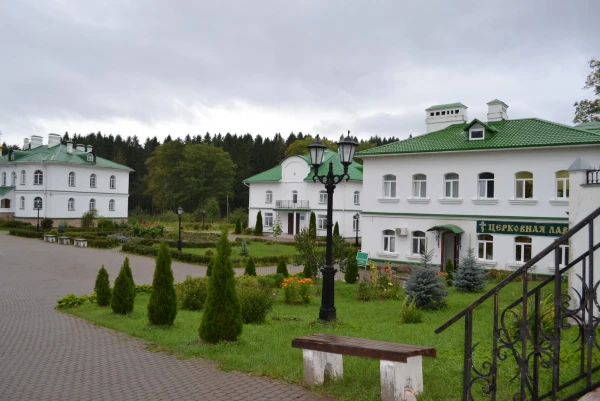 Территория Спасо-Елеазаровского женского монастыря