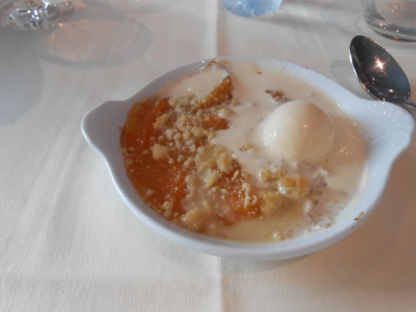 Десерты все очень вкусные