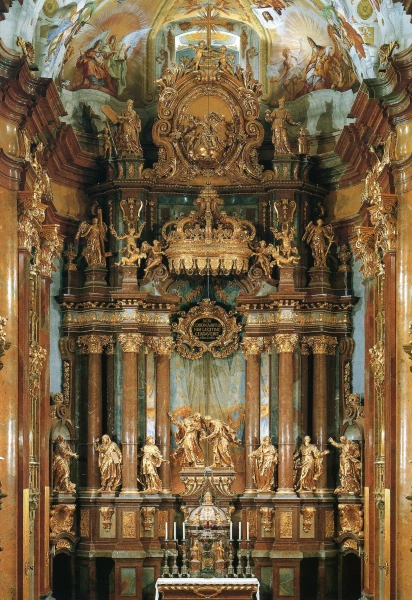 Монастырь Мелька. Церковь. Главный алтарь (фото из официального буклета)
