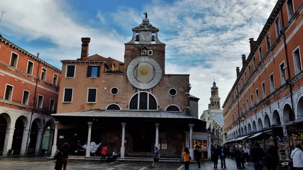 Chiesa di San Giacomo di Rialto - самая старая церковь Венеции