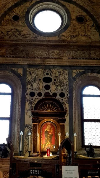 Chiesa Santa Maria dei Miracoli. Чудотворная икона Девы Марии