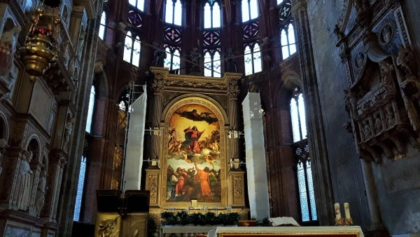 Basilica Frari, Вознесение Девы Марии (Тициан, 1518)