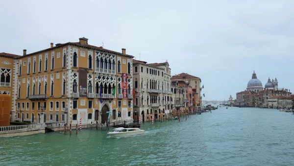 Palazzo Cavalli-Franchetti, Chiesa Santa Maria della Salute
