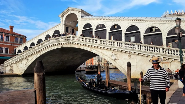 Прогулки по Гранд каналу. Ponte di Rialto