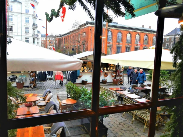 Вид из ресторанчика в Nyhavn