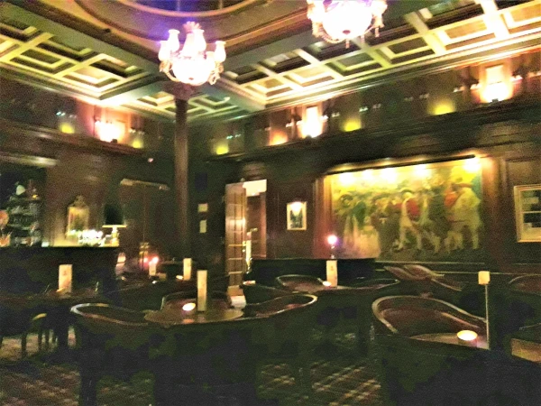 Бар Library